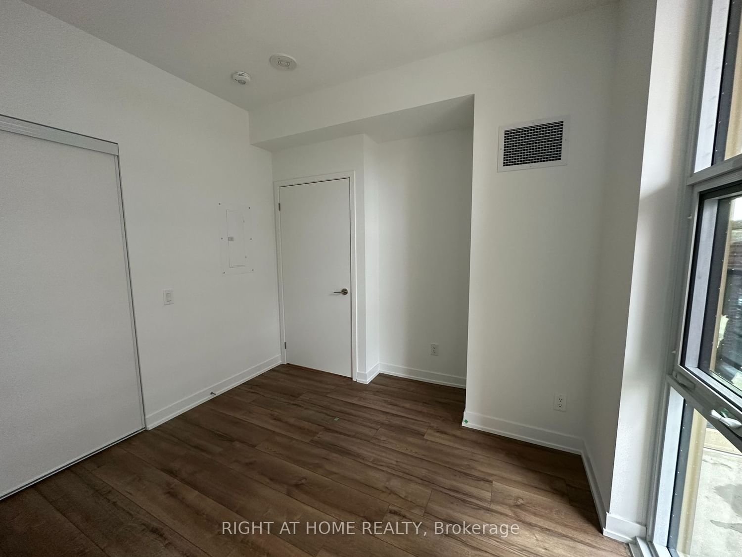 1787 St Clair Ave W, unit 316 for rent - image #11