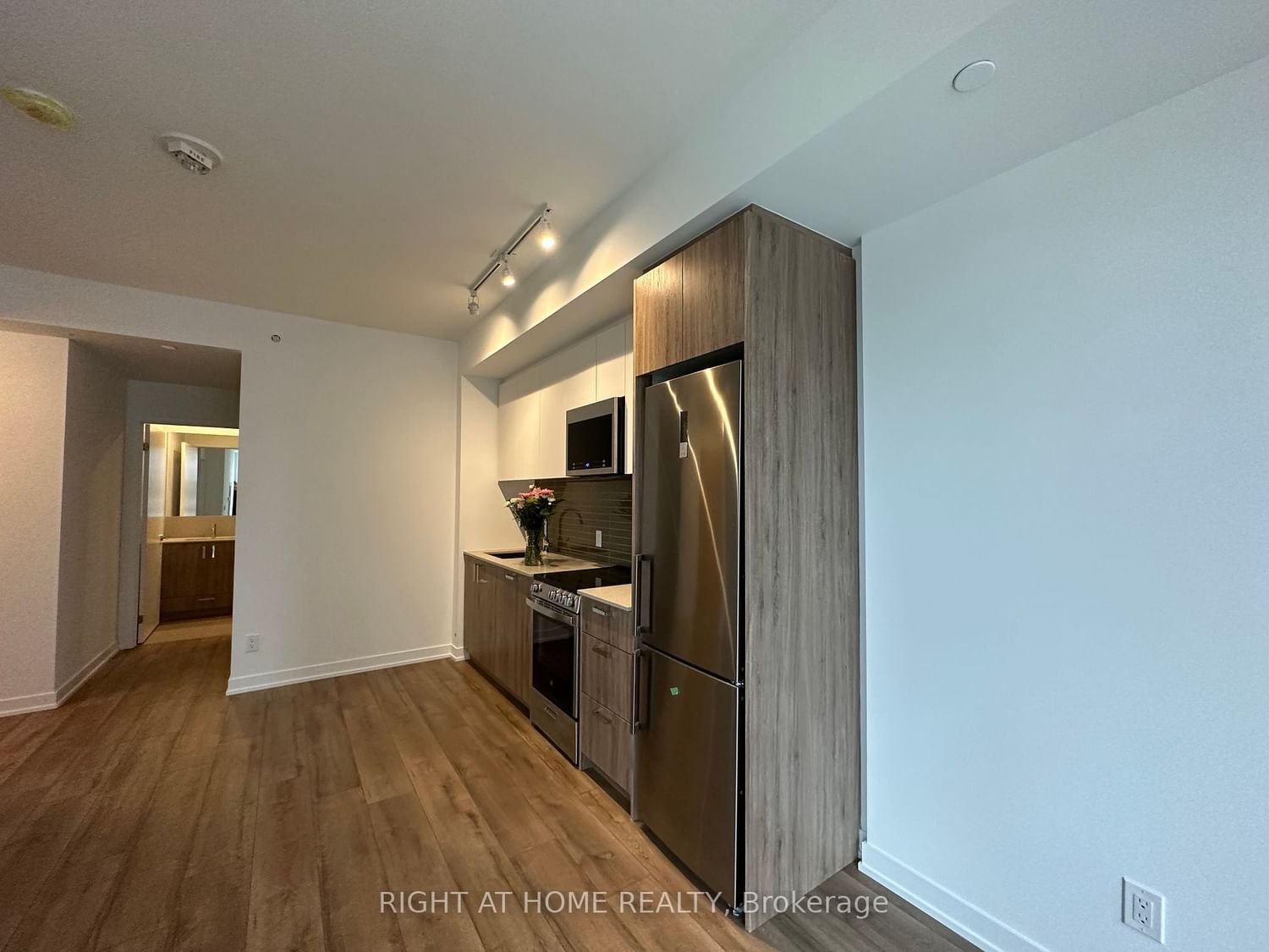1787 St Clair Ave W, unit 316 for rent - image #13
