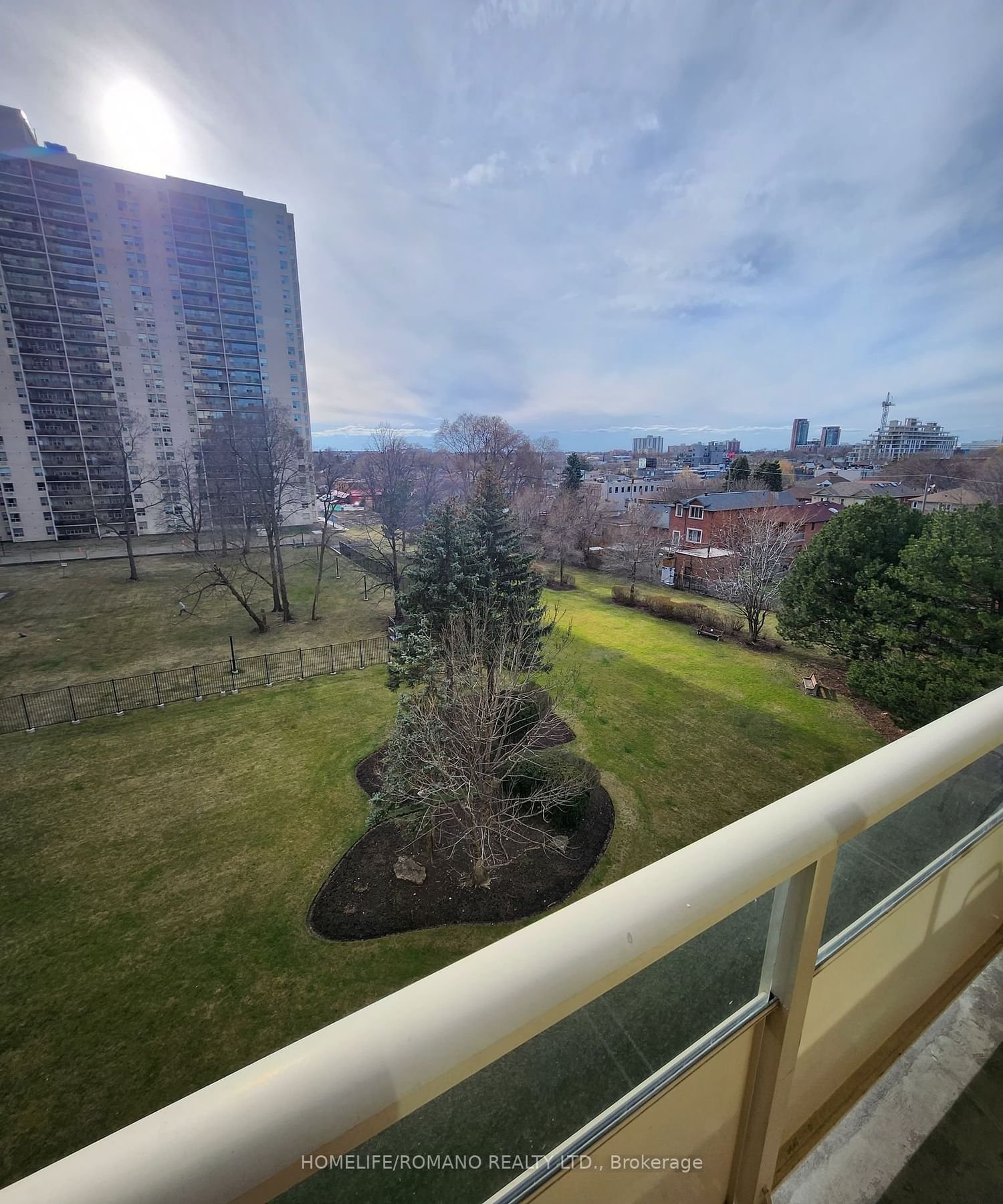 360 Ridelle Ave W, unit 517 for rent - image #8