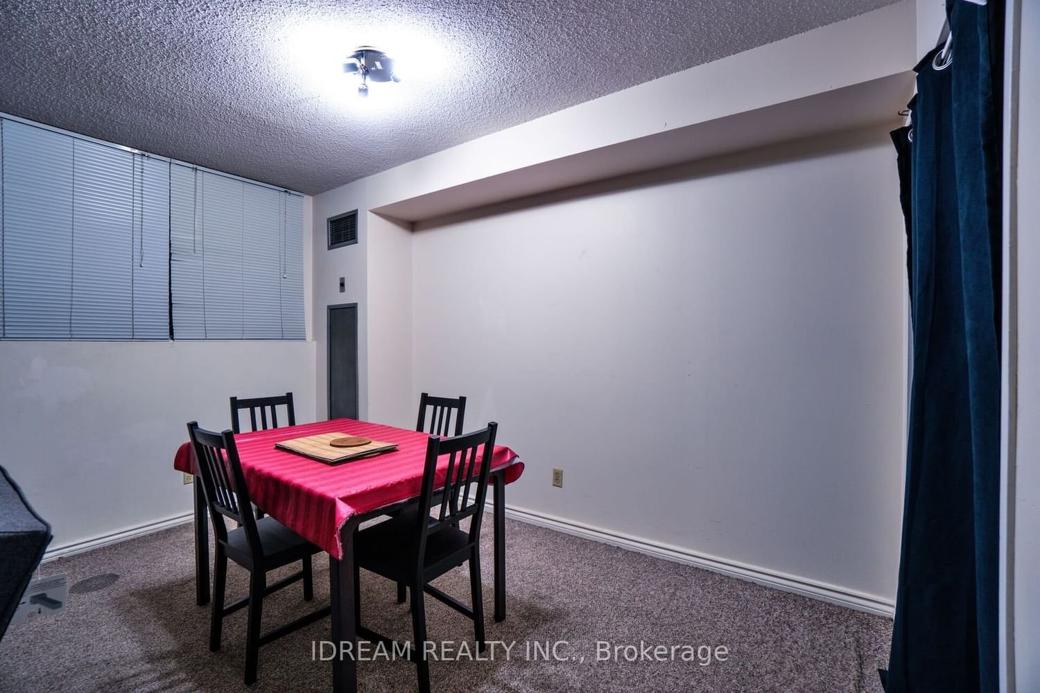 3700 Kaneff Cres, unit 211 for rent - image #16