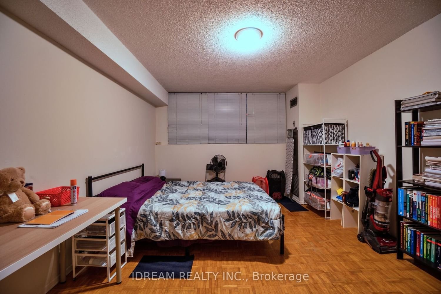 3700 Kaneff Cres, unit 211 for rent - image #30