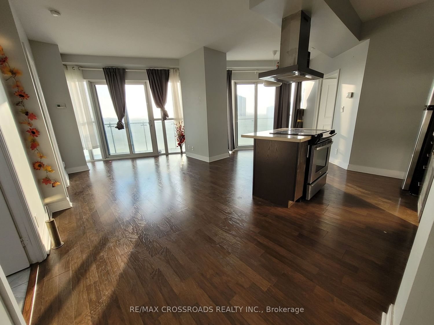 50 Absolute Ave, unit 1308 for rent - image #4