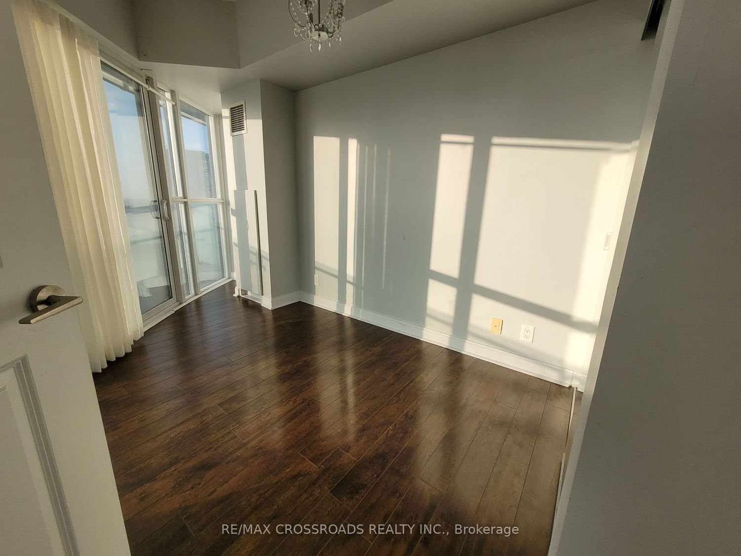 50 Absolute Ave, unit 1308 for rent - image #6
