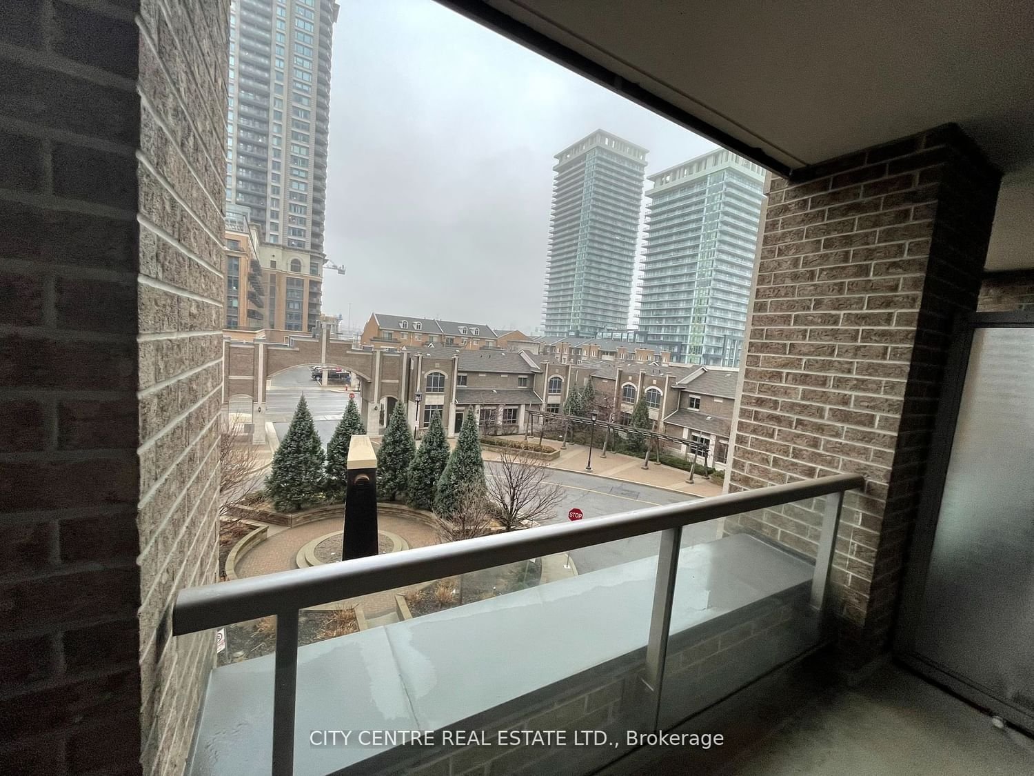 388 Prince Of Wales Dr, unit 307 for rent - image #24