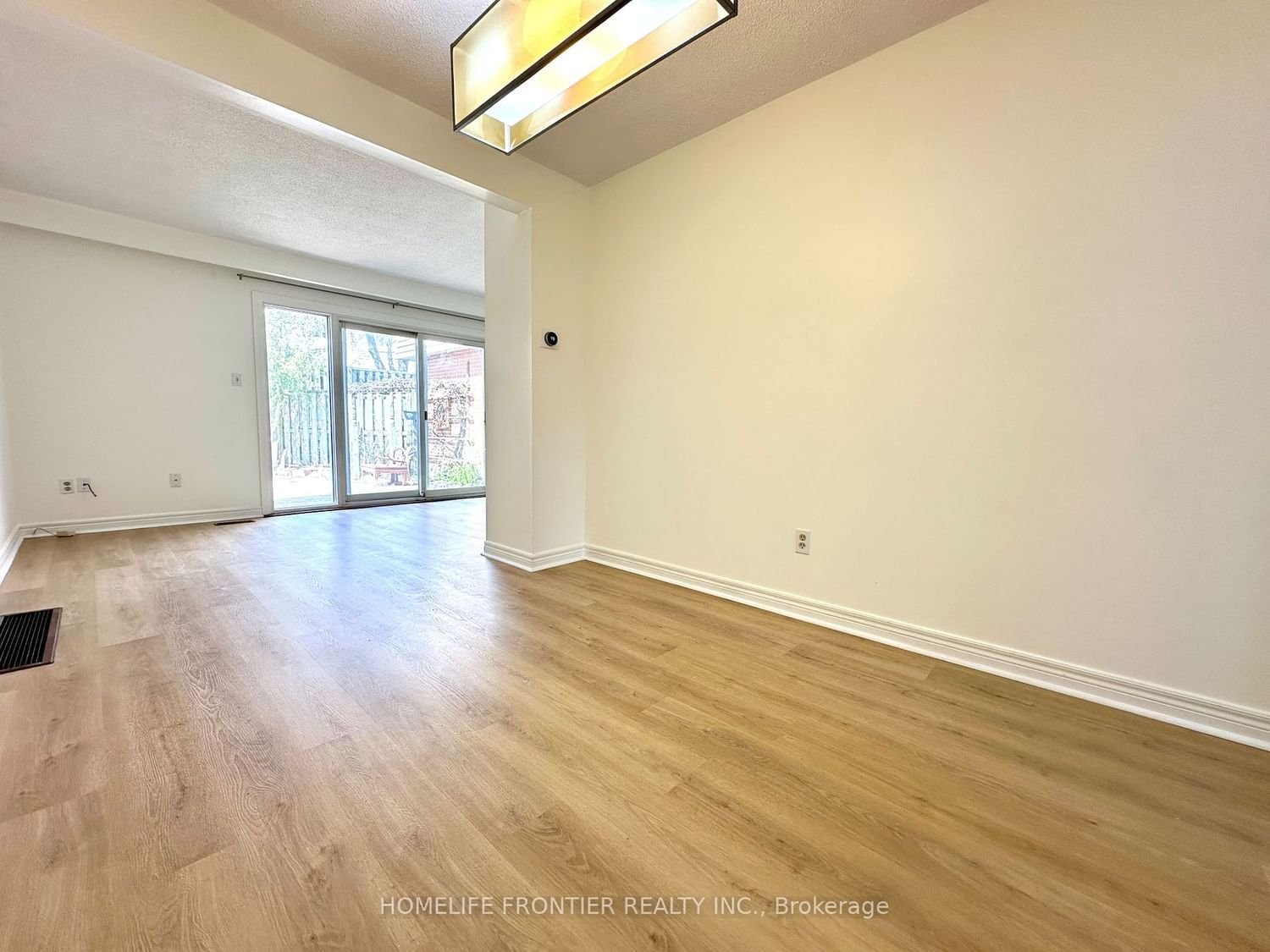 3175 Kirwin Ave, unit 61 for sale - image #5