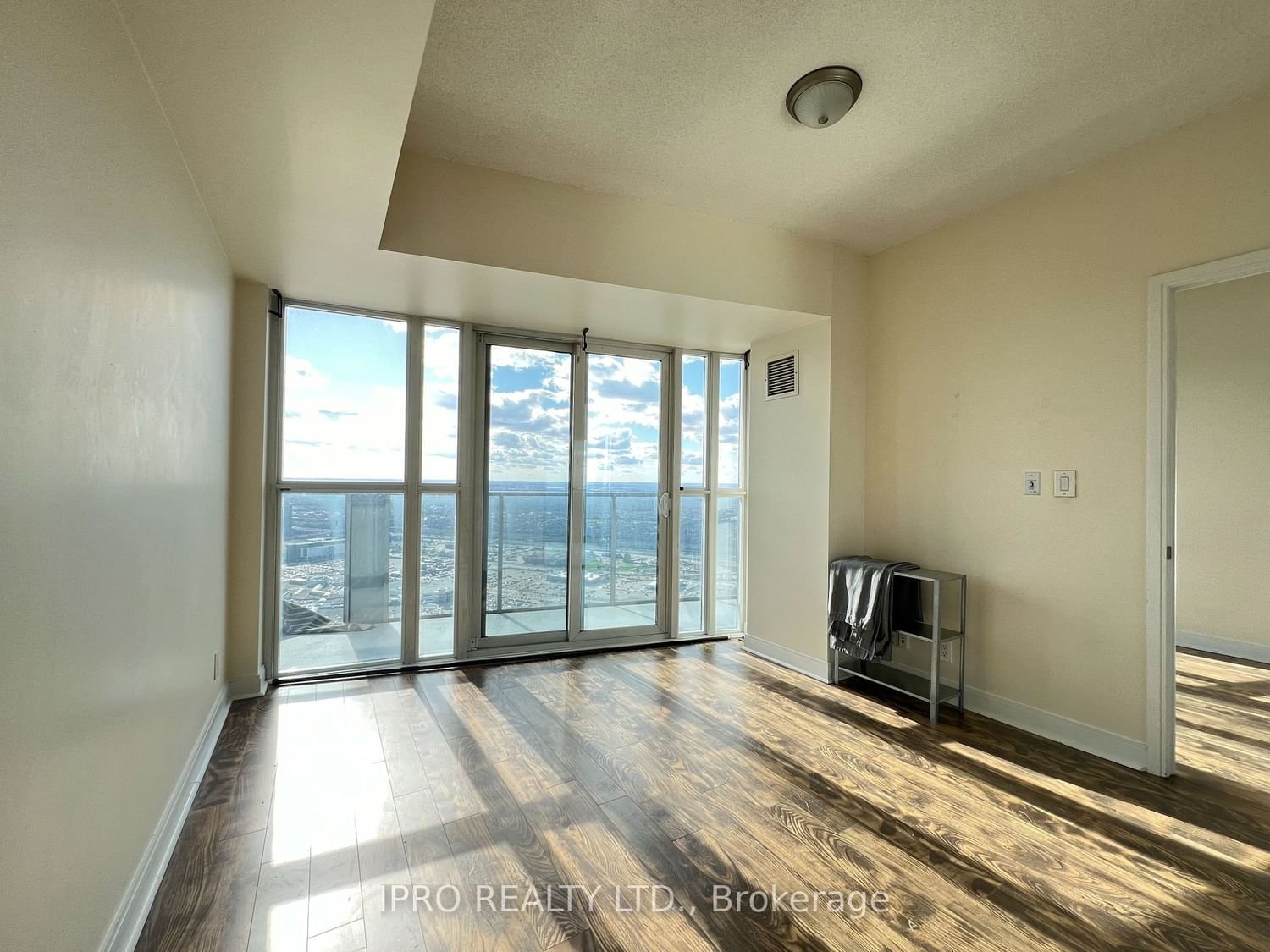 60 Absolute Ave, unit 5405 for rent - image #6