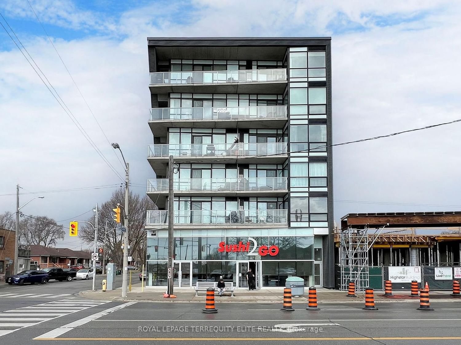 51 Lady Bank Rd, unit 401 for sale - image #2