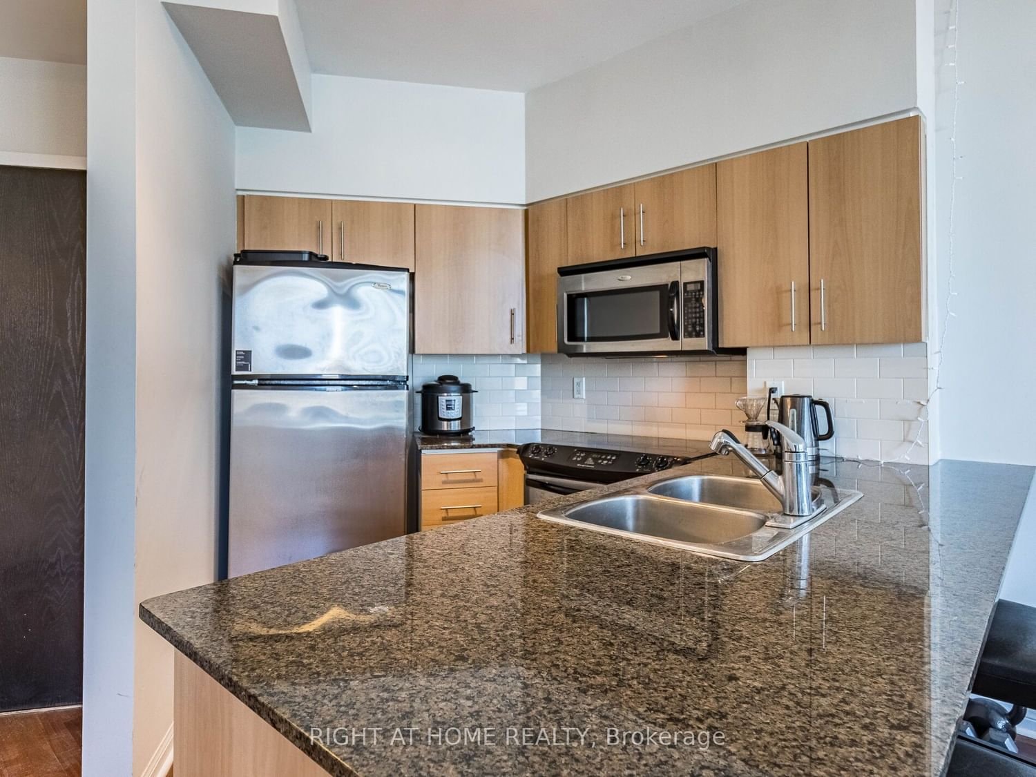 15 Windermere Ave, unit 1212 for sale - image #10