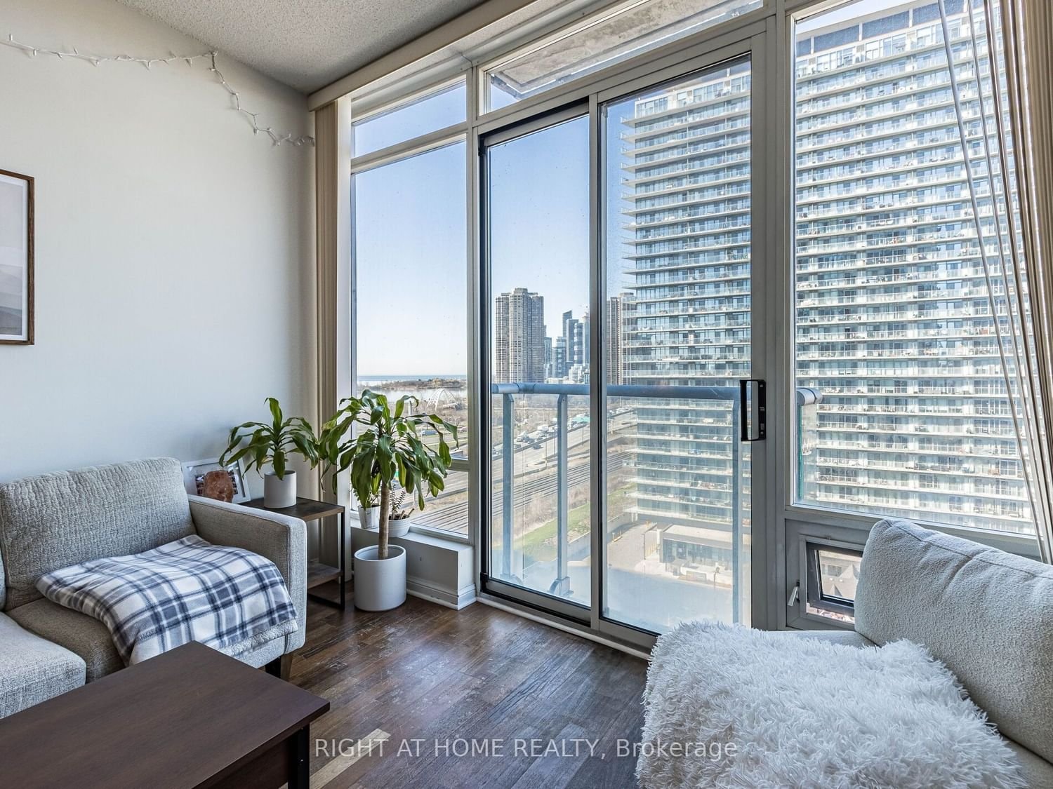 15 Windermere Ave, unit 1212 for sale - image #11