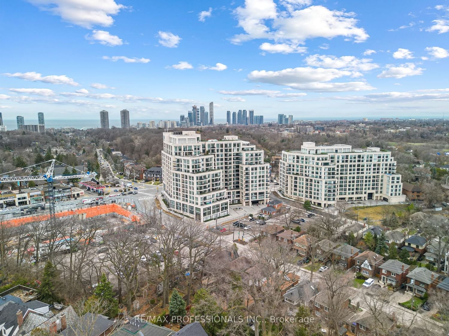 1 Old Mill Dr, unit 1004 for sale - image #34