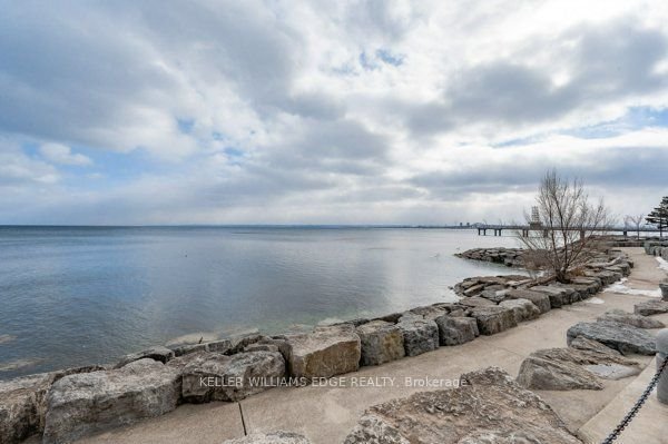 2060 Lakeshore Rd, unit 411 for rent - image #31
