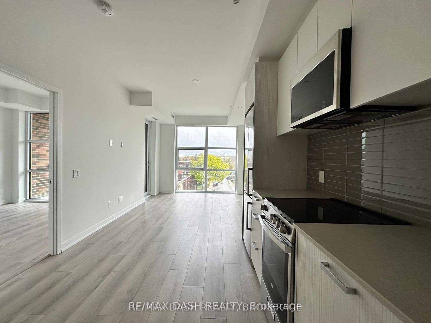 1787 St. Clair Ave W, unit 420 for rent - image #11
