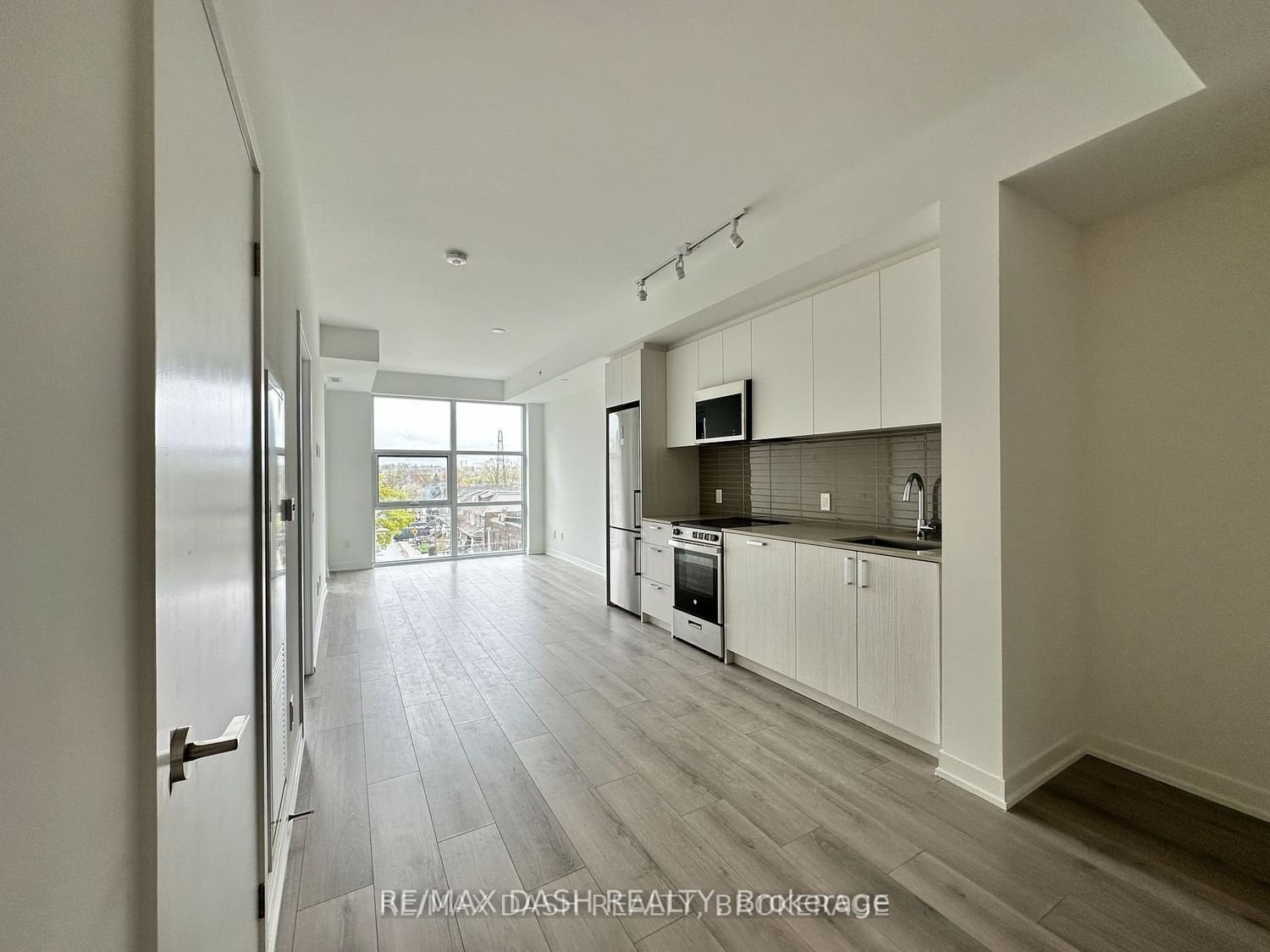 1787 St. Clair Ave W, unit 420 for rent - image #20