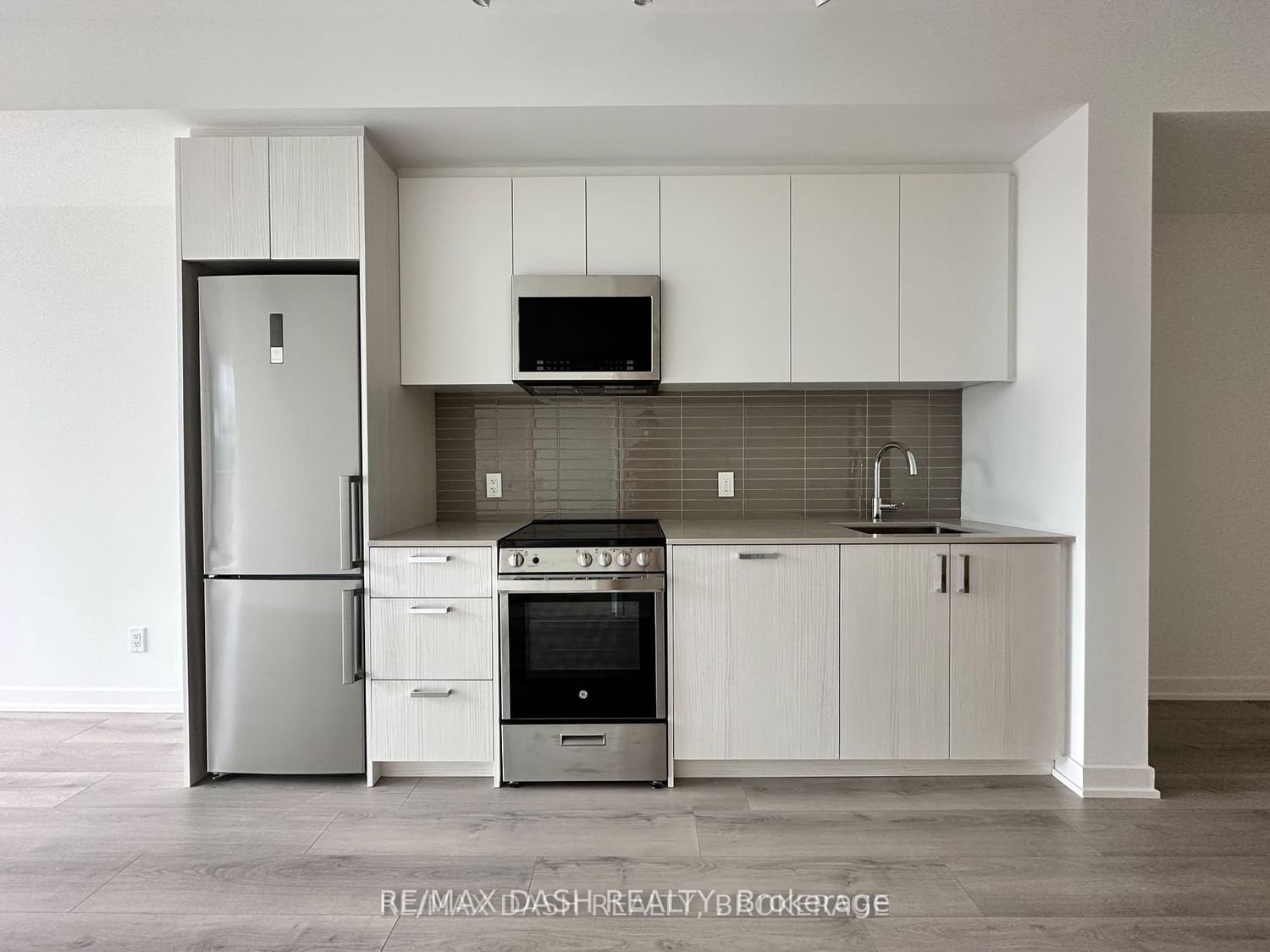 1787 St. Clair Ave W, unit 420 for rent - image #3
