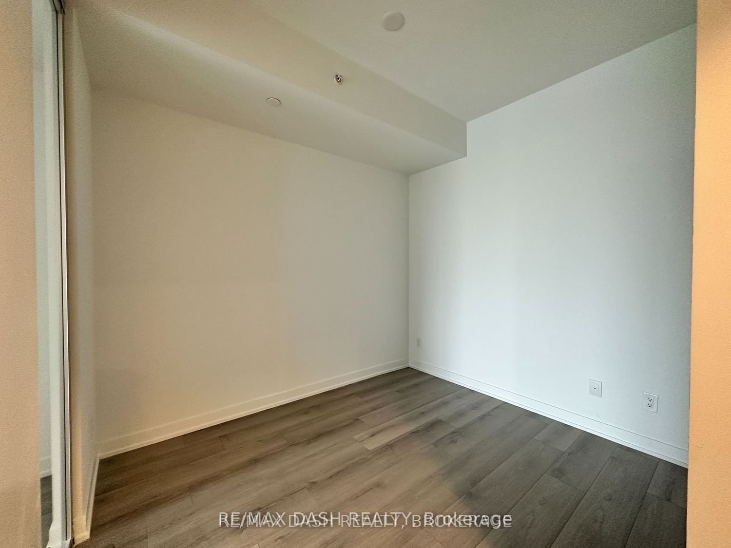 1787 St. Clair Ave W, unit 420 for rent - image #7
