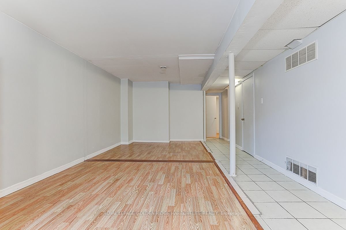 2079 The Collegeway, unit 8 for sale - image #31