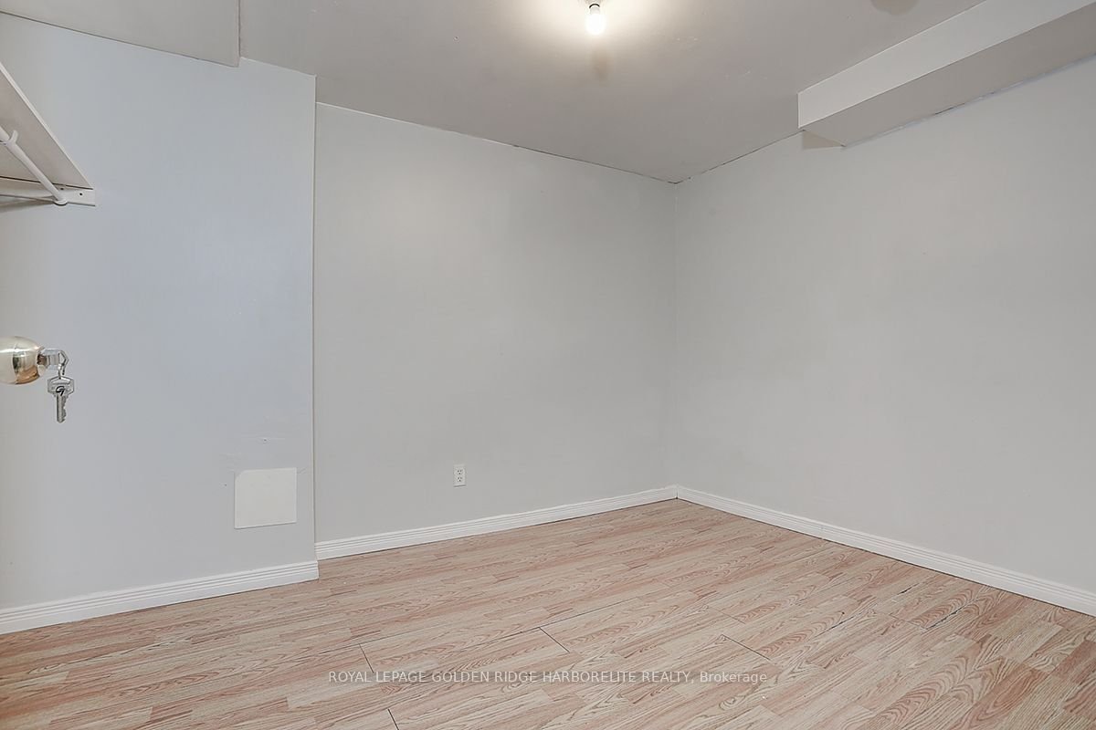 2079 The Collegeway, unit 8 for sale - image #33