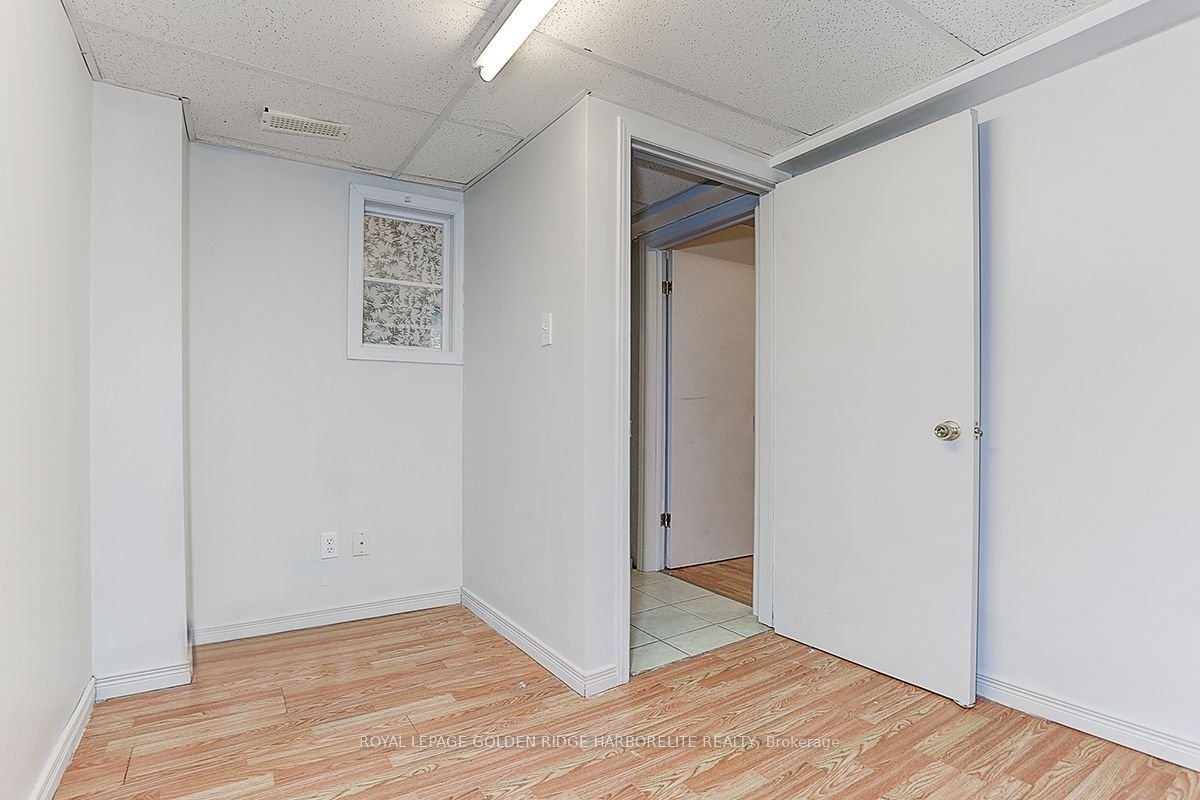 2079 The Collegeway, unit 8 for sale - image #34