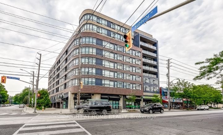 11 Superior Ave, unit 207 for sale - image #2