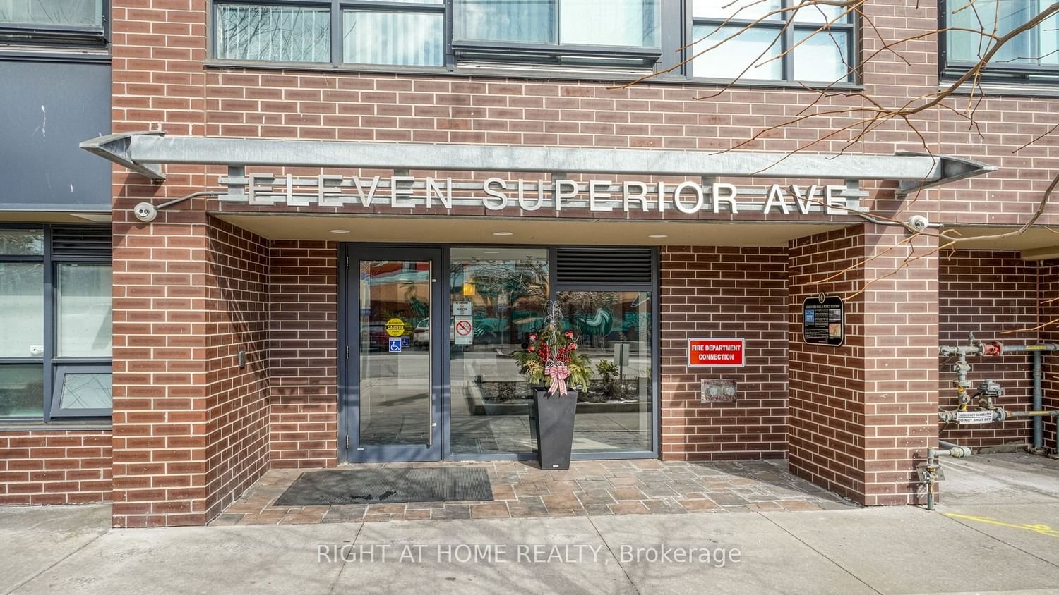 11 Superior Ave, unit 207 for sale - image #4