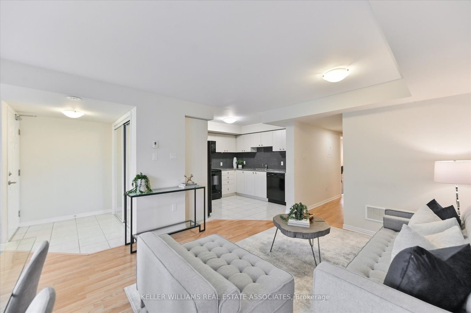 2441 Greenwich Dr, unit 58 for sale - image #7