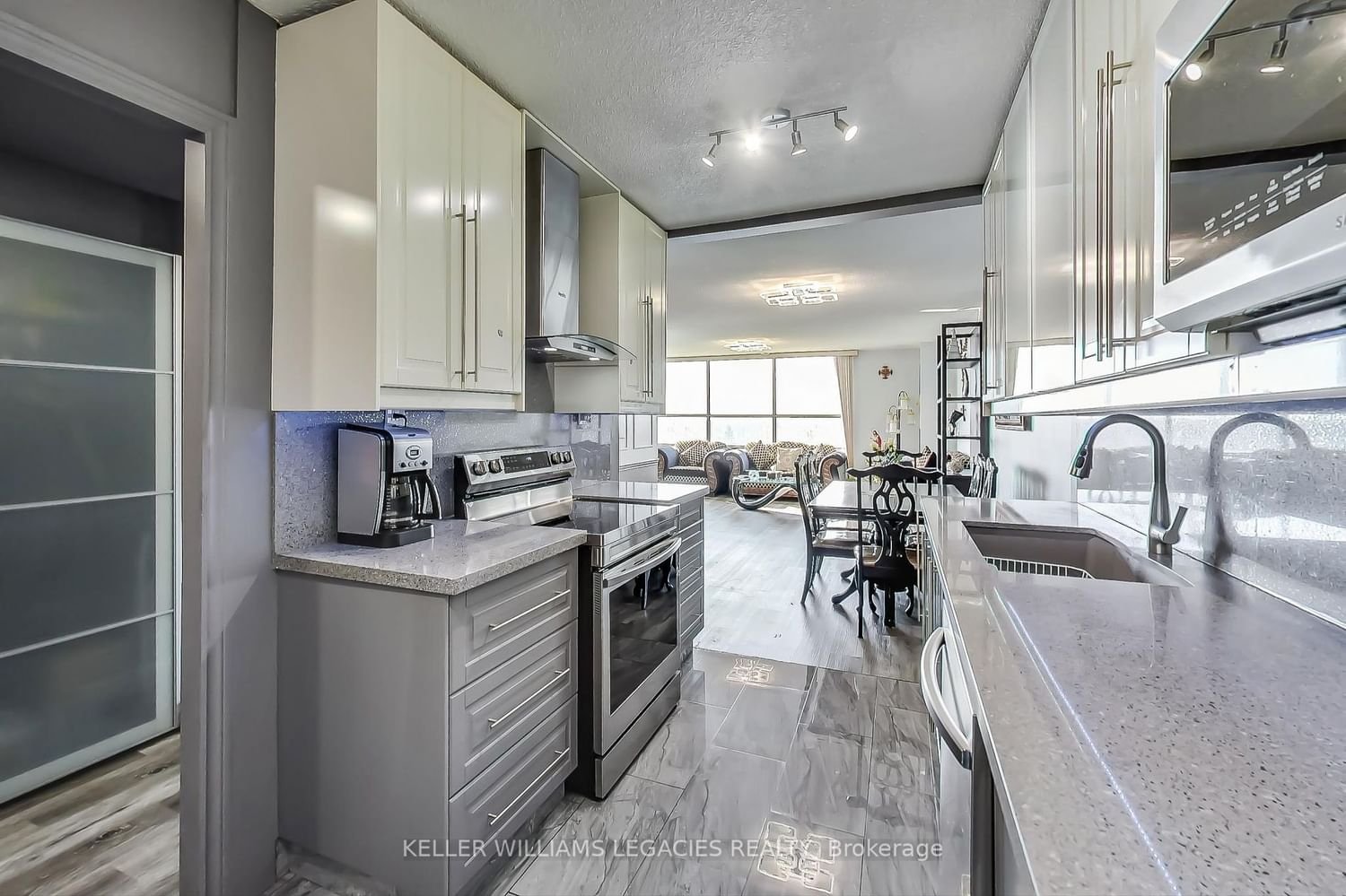 40 Panorama Crt, unit 804 for sale - image #16