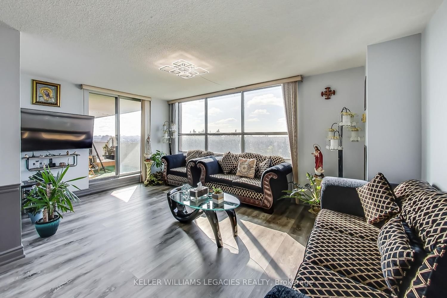 40 Panorama Crt, unit 804 for sale - image #6