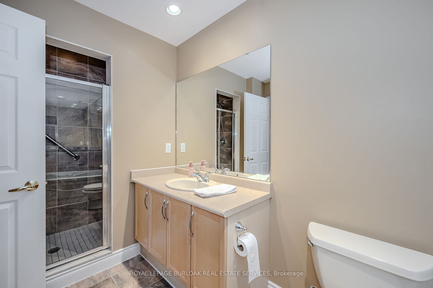 399 Elizabeth St E, unit 611 for sale - image #23