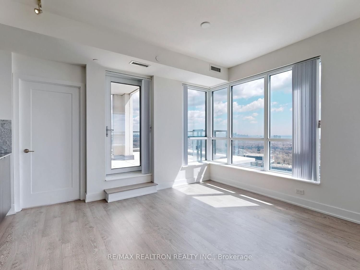 7 Mabelle Ave, unit 3808 for sale - image #14