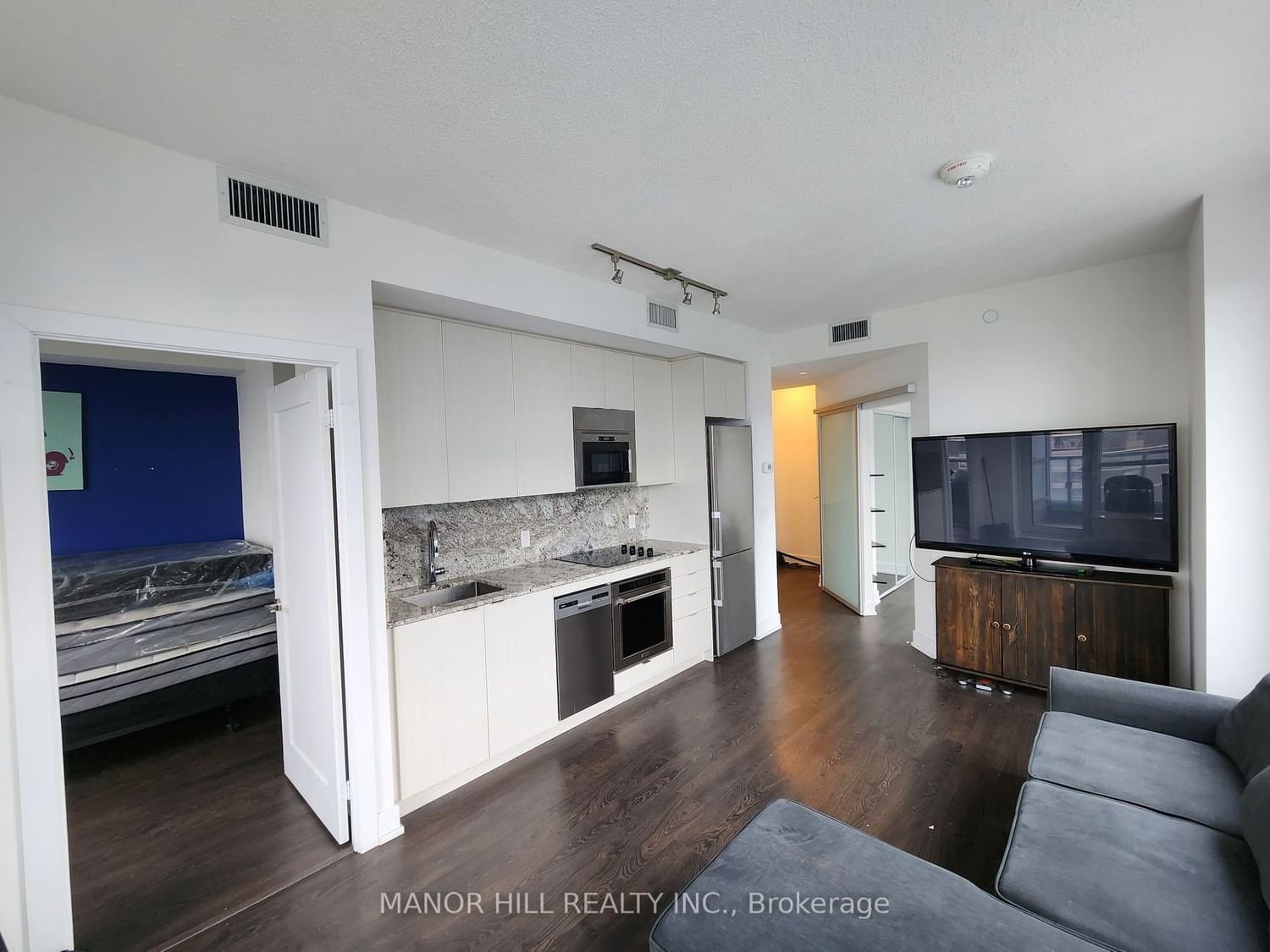 7 Mabelle Ave, unit 3502 for rent - image #8