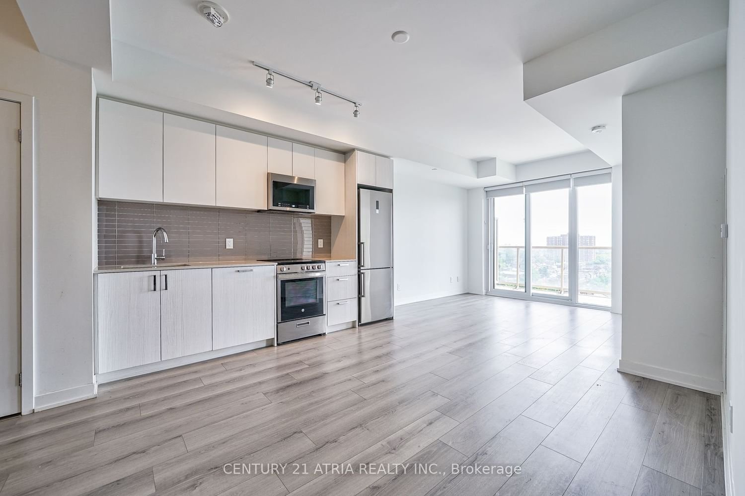 1787 St Clair Ave W, unit 1017 for rent - image #10