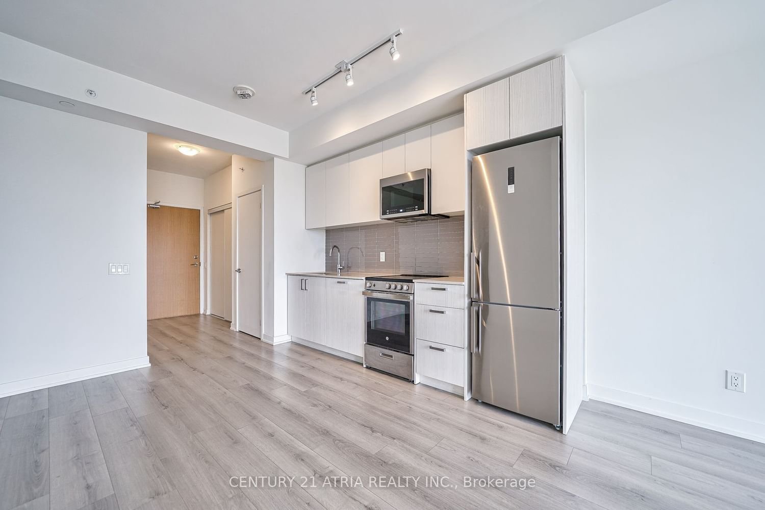 1787 St Clair Ave W, unit 1017 for rent - image #13