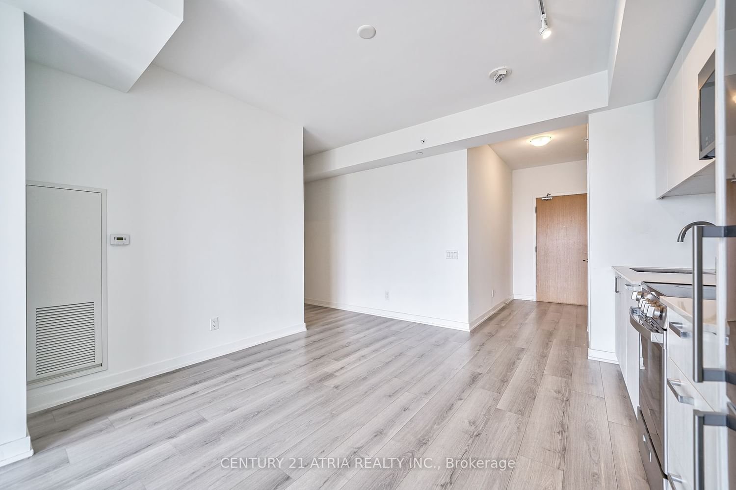 1787 St Clair Ave W, unit 1017 for rent - image #15