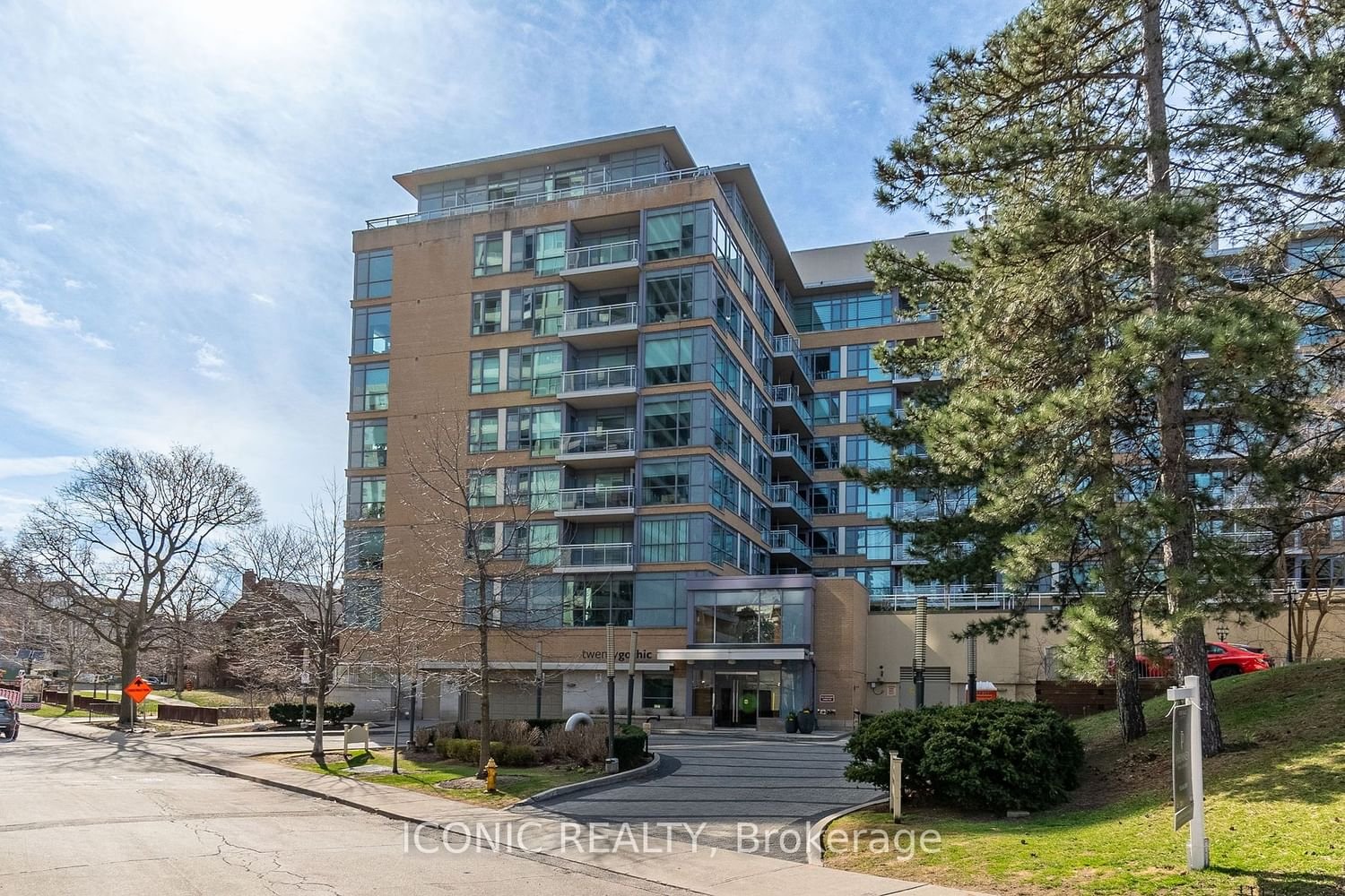 20 Gothic Ave, unit 308 for rent - image #2