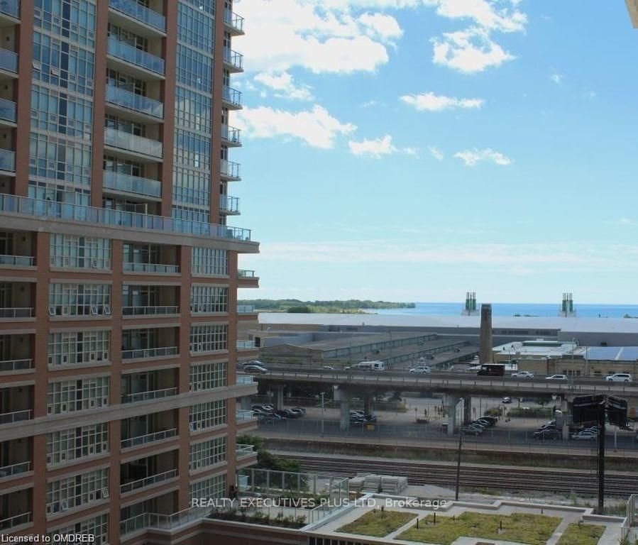 85 East Liberty St, unit #914 for rent - image #8
