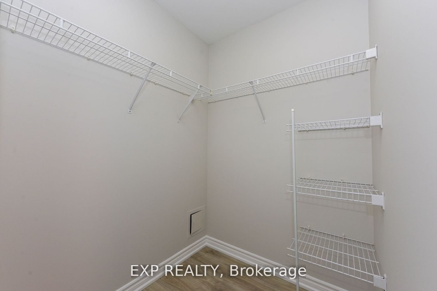 388 Prince Of Wales Dr, unit 410 for rent - image #25