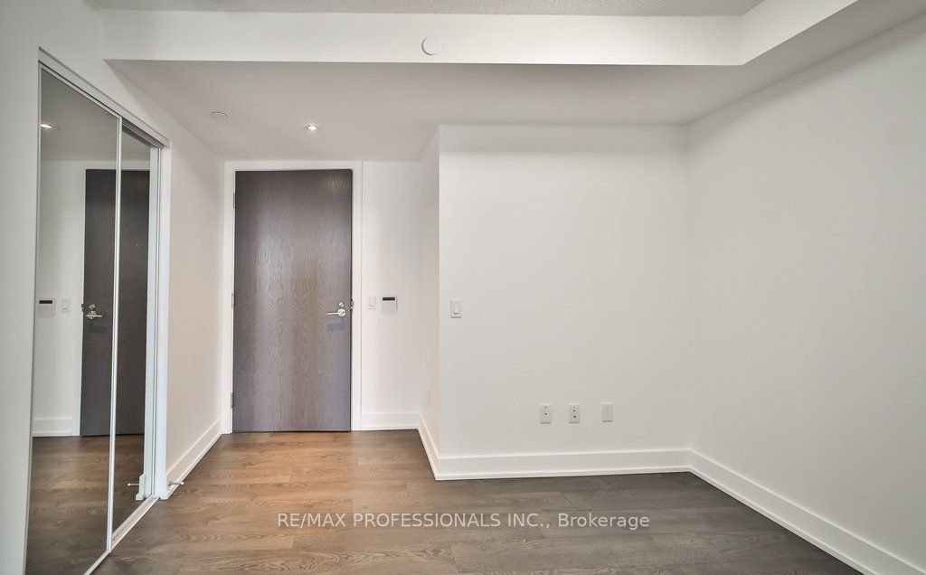 7 Mabelle Ave, unit 803 for sale - image #6