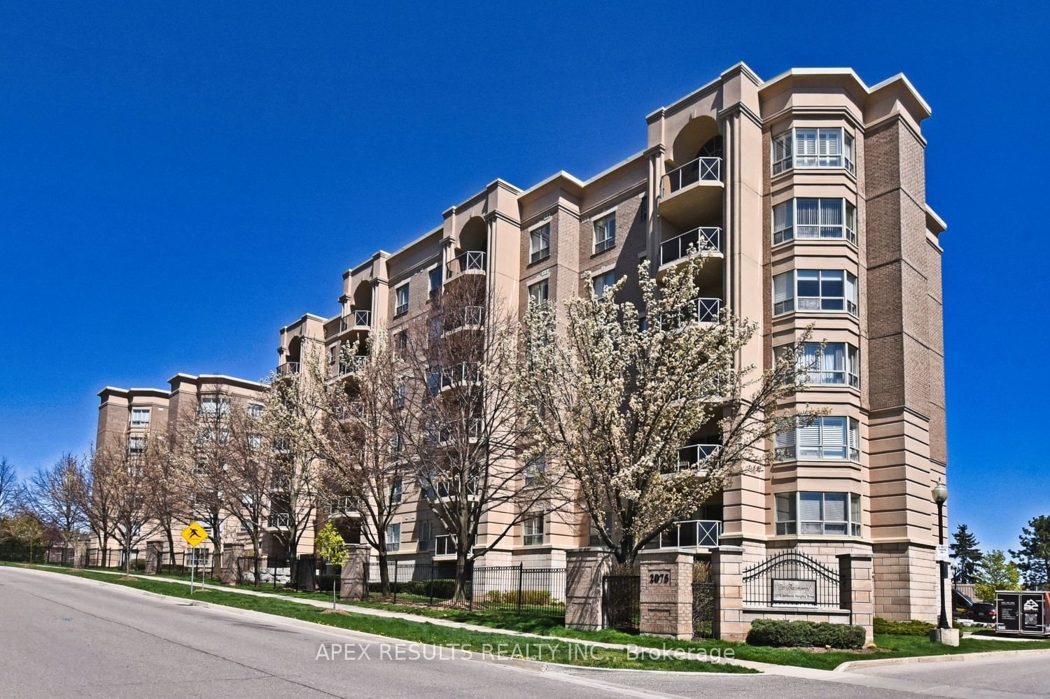 2075 Amherst Heights Dr, unit 317 for sale - image #2