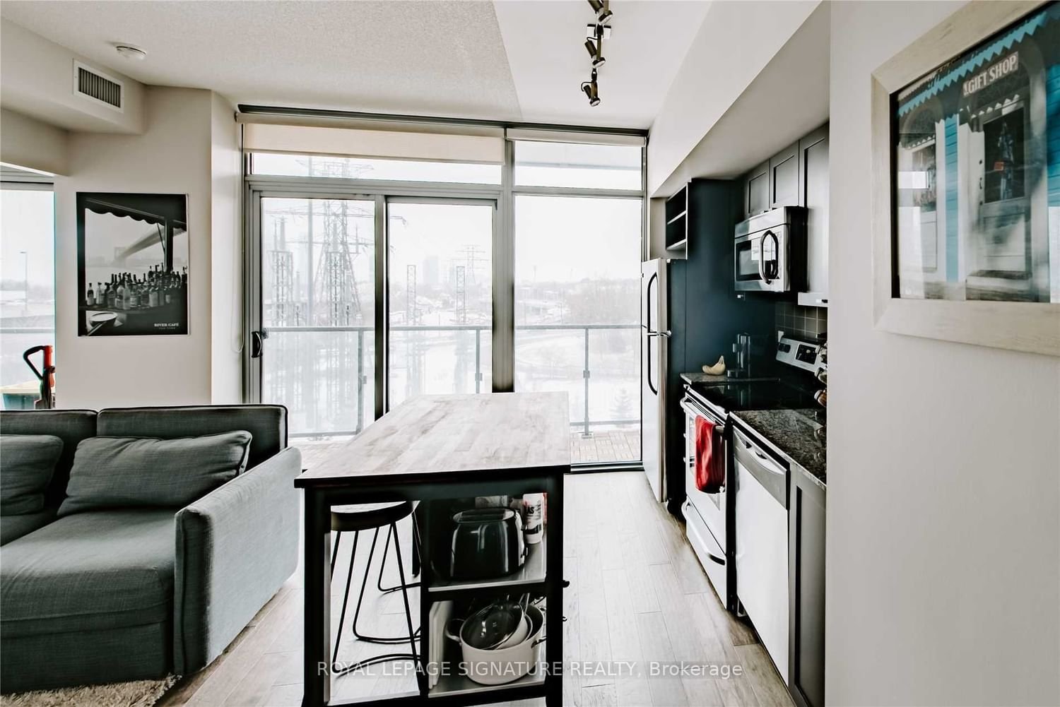 105 The Queensway, unit 405 for rent - image #2