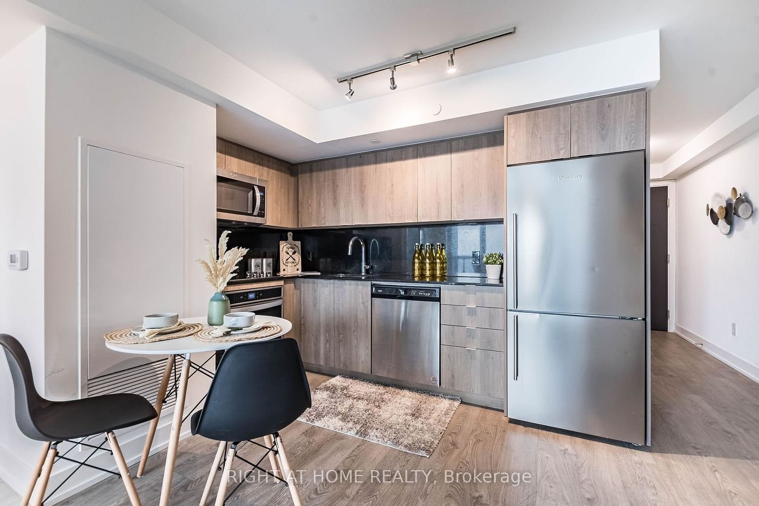 5 Mabelle Ave, unit 1236 for sale - image #7