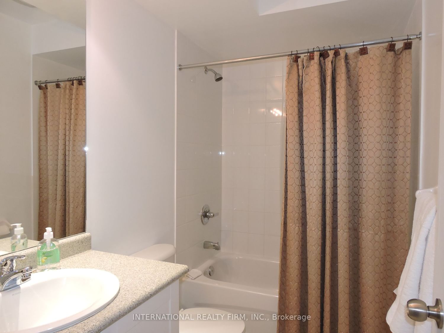 5035 Oscar Peterson Blvd, unit 24 for rent - image #7