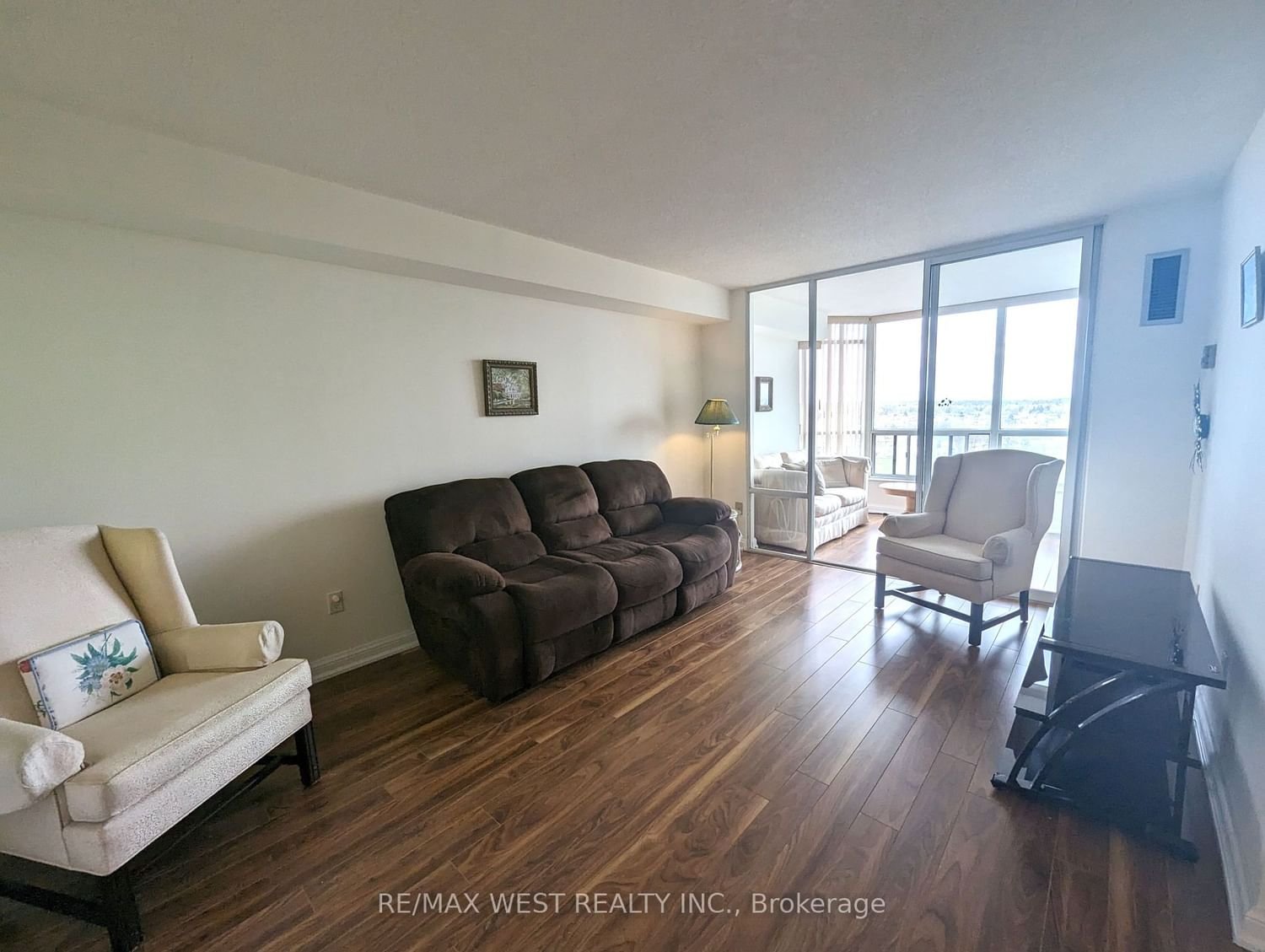 24 Hanover Rd, unit 1205 for sale - image #8