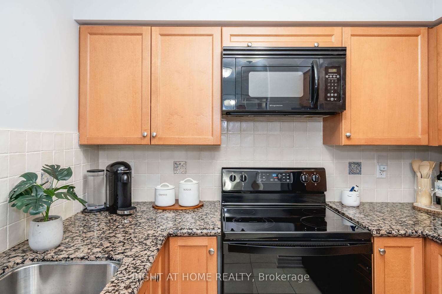 2772 Keele St, unit 402 for sale