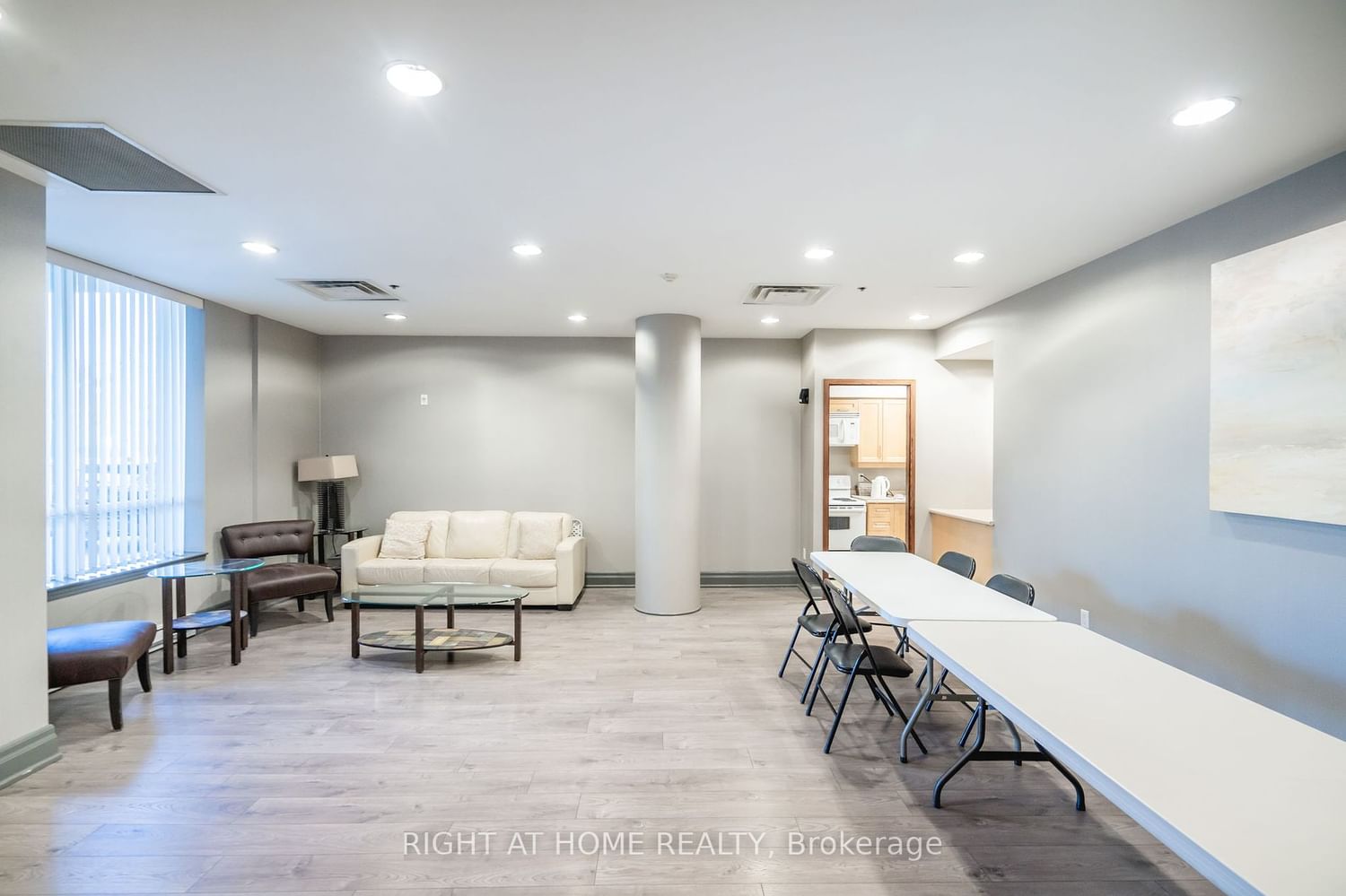 2772 Keele St, unit 402 for sale - image #24