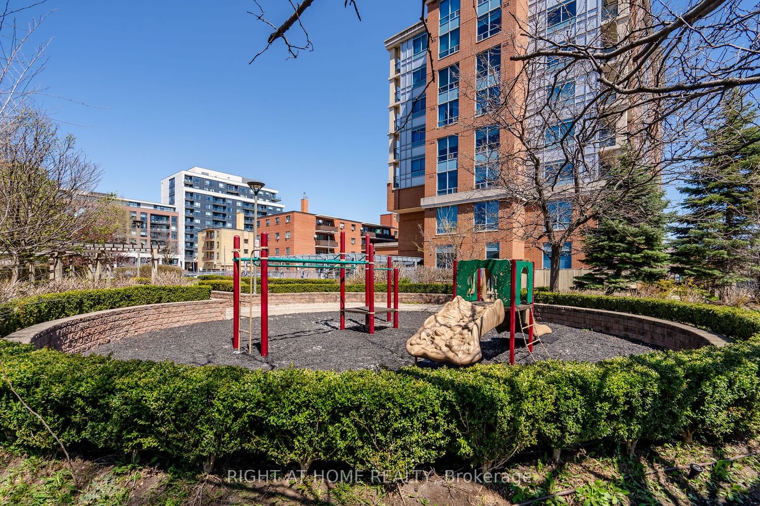 2772 Keele St, unit 402 for sale