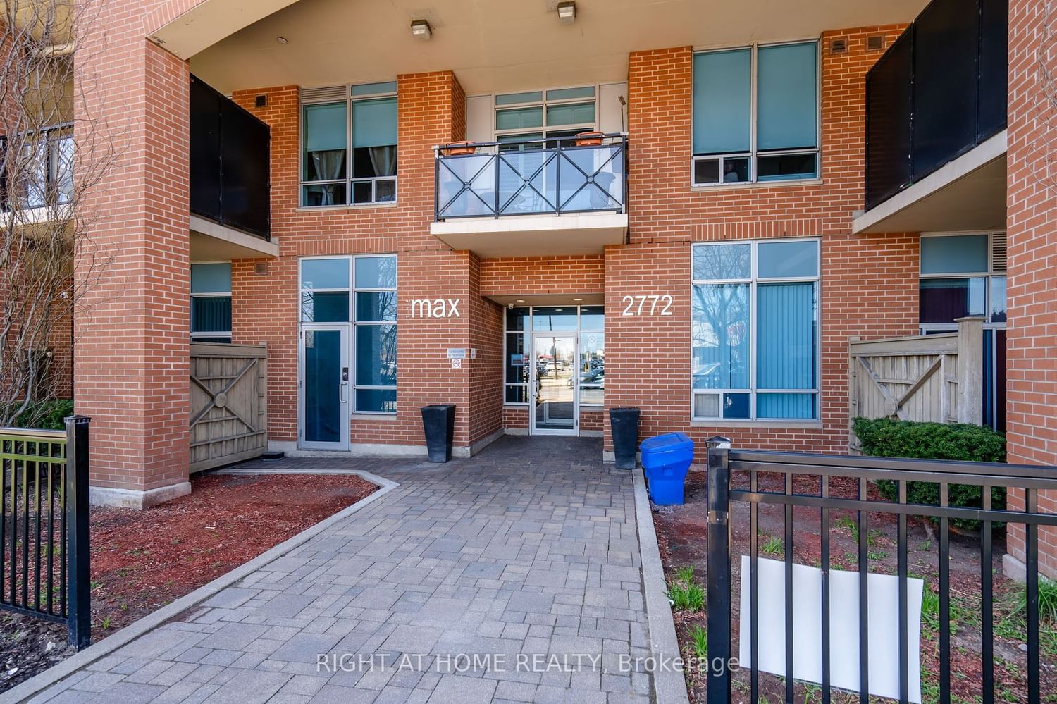 2772 Keele St, unit 402 for sale - image #3