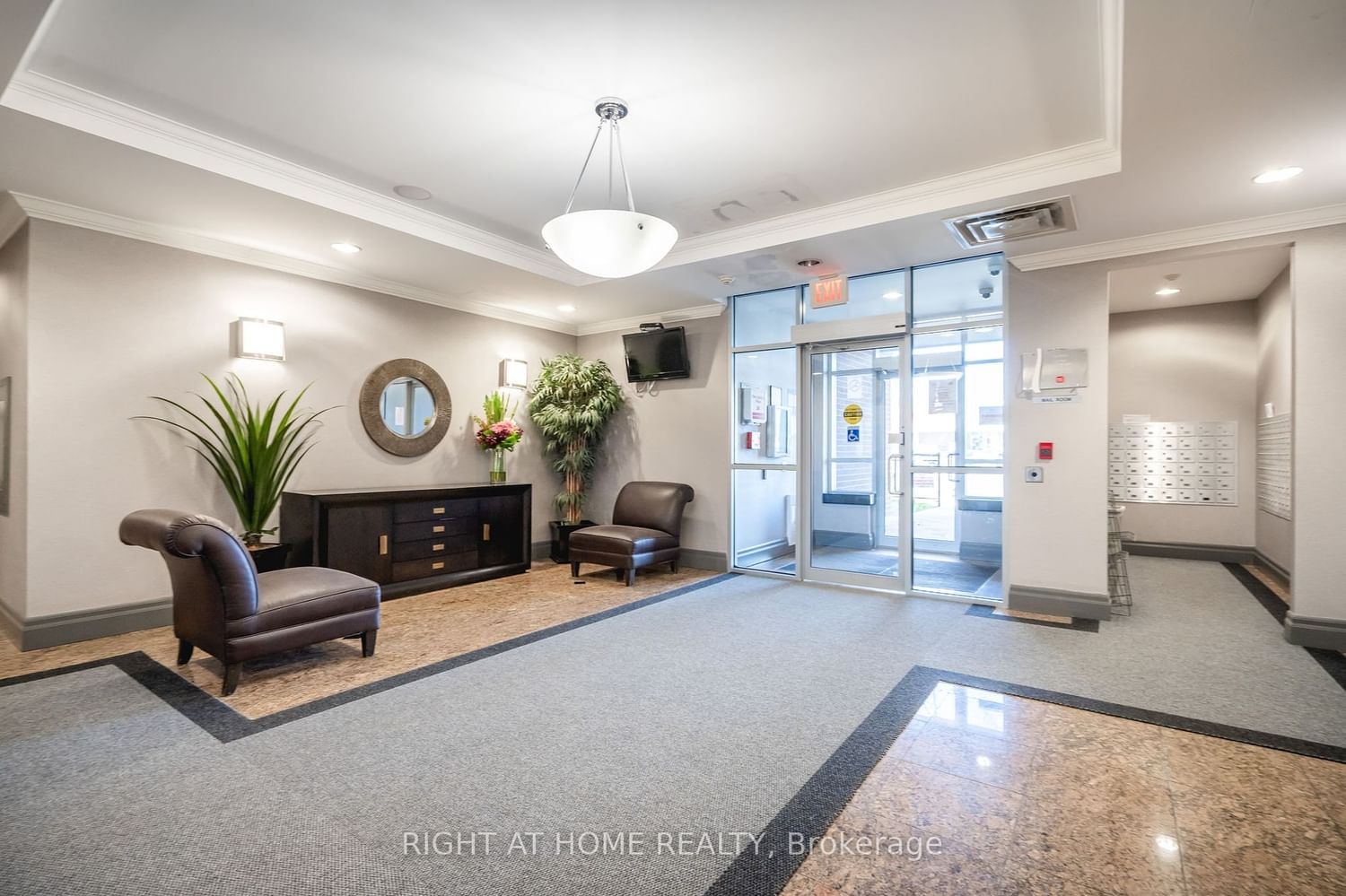 2772 Keele St, unit 402 for sale