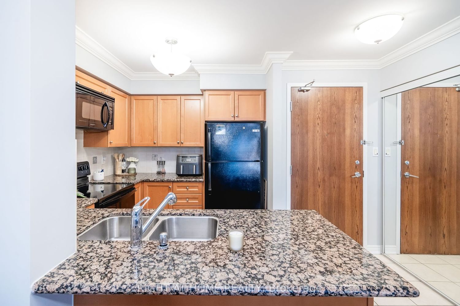 2772 Keele St, unit 402 for sale