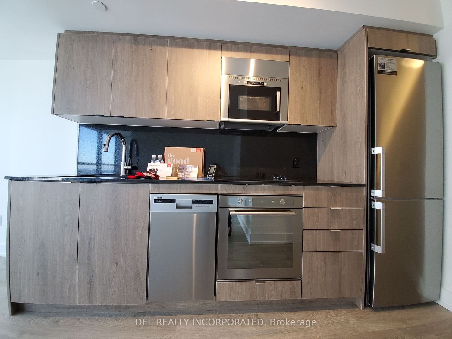5 Mabelle Ave, unit 1831 for rent - image #1