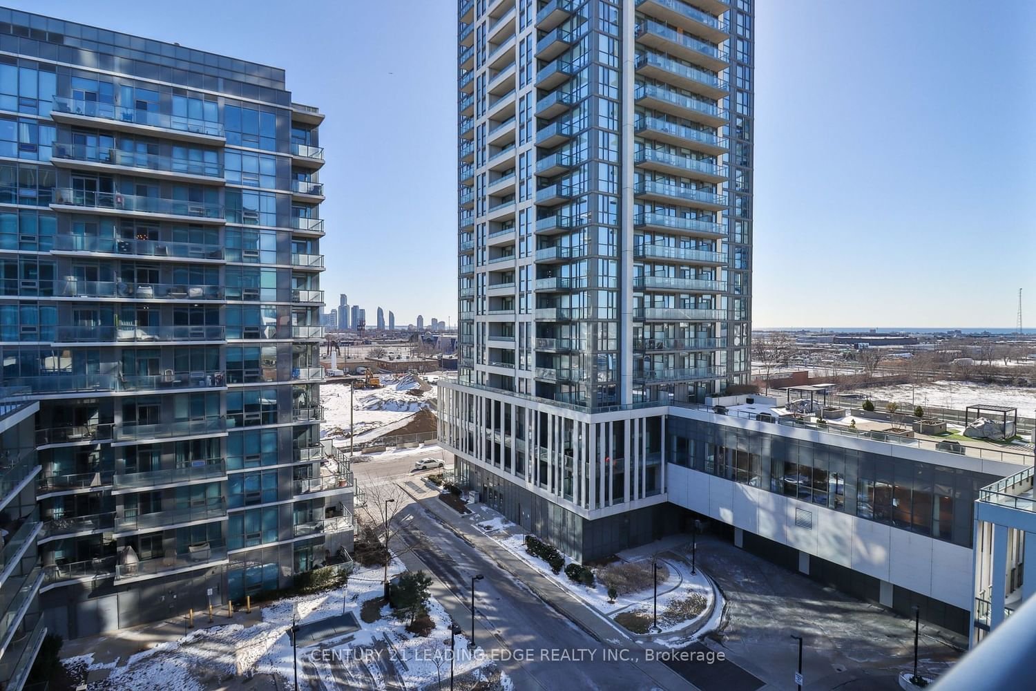 1185 The Queensway (Furnished), unit 702 for rent - image #2